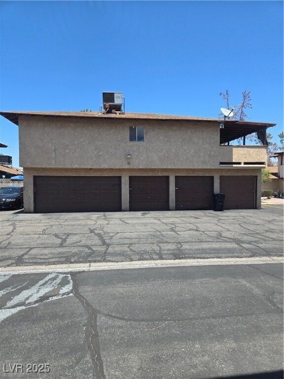 Building Photo - 2701 Kline Cir
