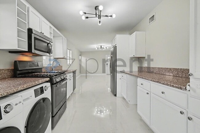 Building Photo - 1650 Jackson St