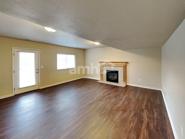 Building Photo - 917 Longleaf Dr