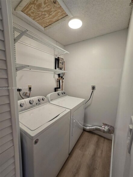 Building Photo - 740 SW 99th Ct