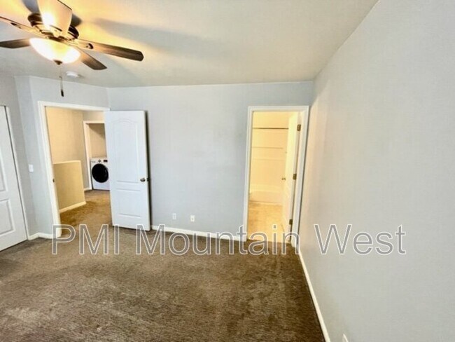 Building Photo - 55 Peregrine Ln