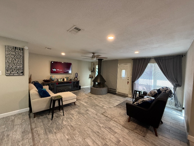 Building Photo - 1504 N Fielder Rd