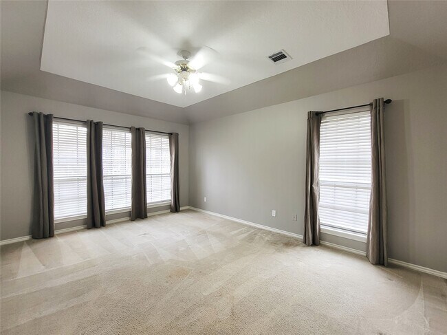 Building Photo - 309 Rolling Hills Dr W