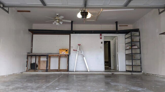 Building Photo - 5602 Walkabout Way
