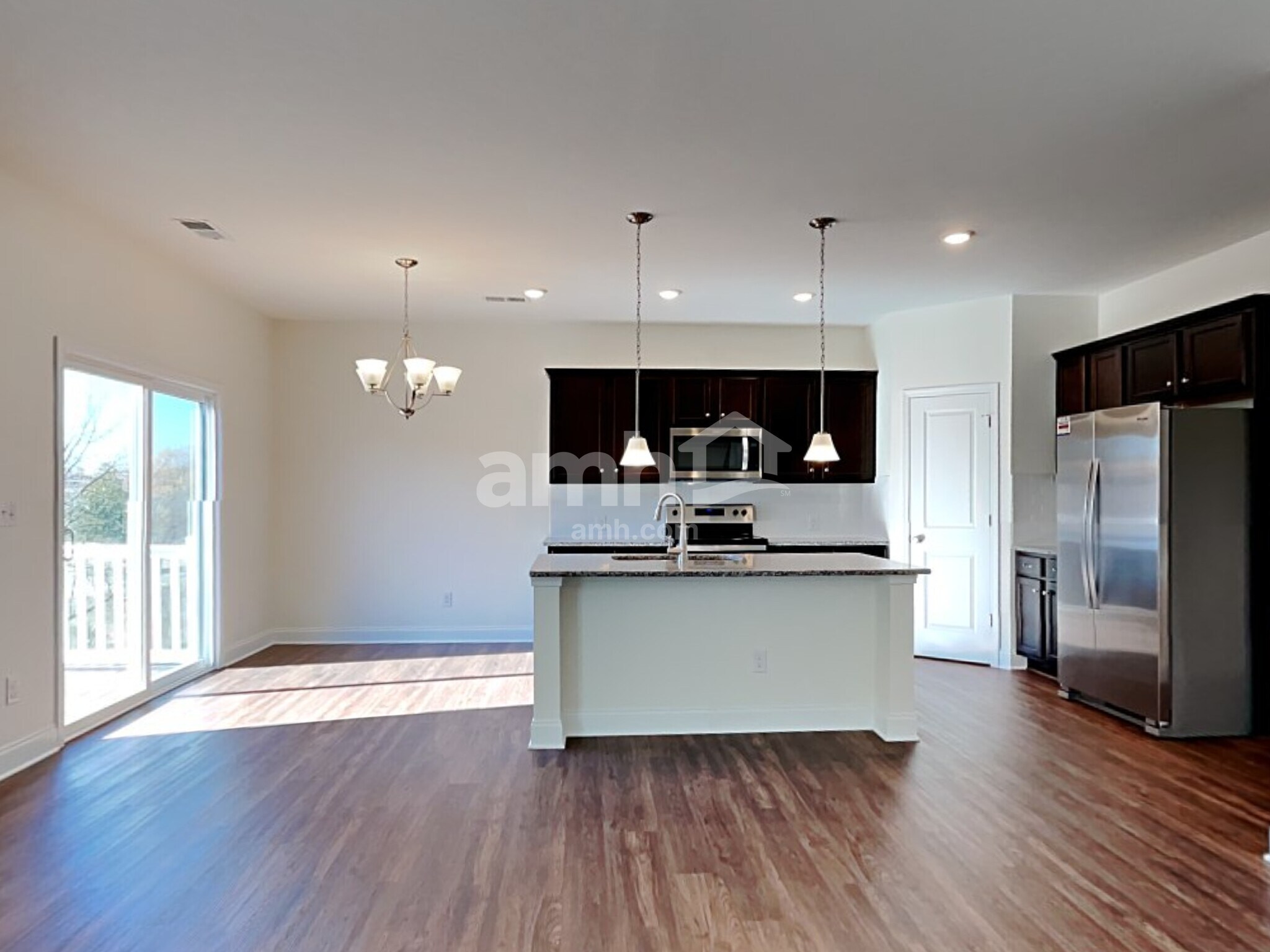 Building Photo - 185 Larragan Dr