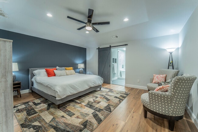 Master Bedroom - 10014 Bridgegate Cir