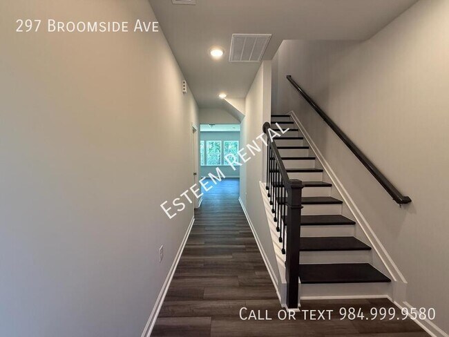 Building Photo - 297 Broomside Ave