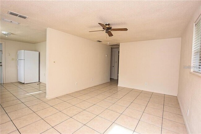 Building Photo - 1311 Standish Dr