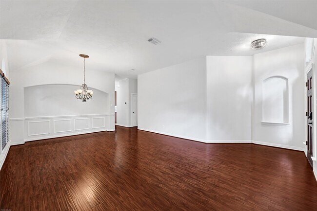 Building Photo - 10106 W Temple Dr