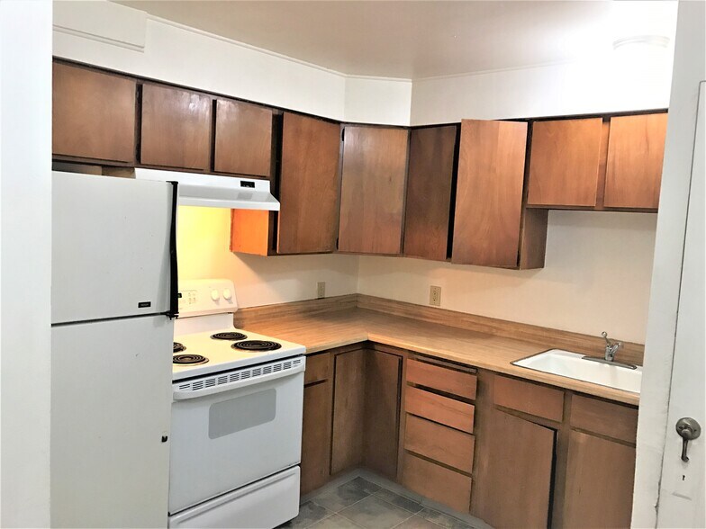 Primary Photo - 650 NE 42nd St