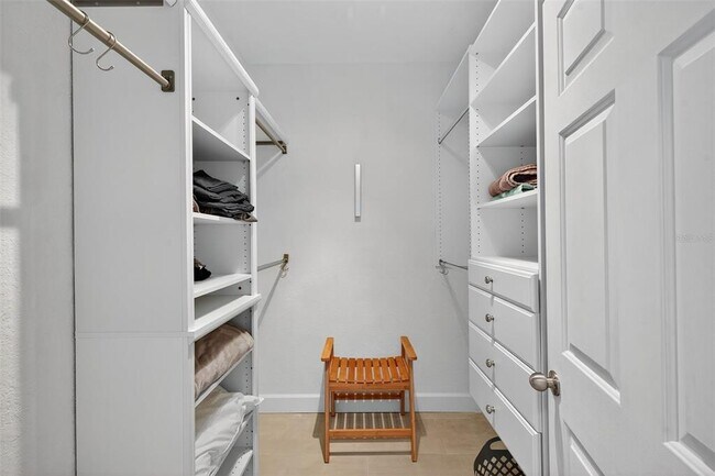 Building Photo - 210 3rd St W