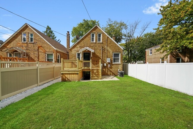 Building Photo - 14213 S Dearborn St