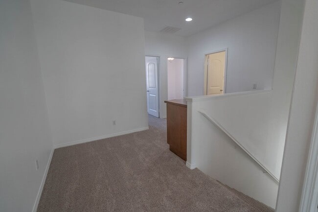 Building Photo - COMING SOON! Santa Clarita 3-Bedroom River...