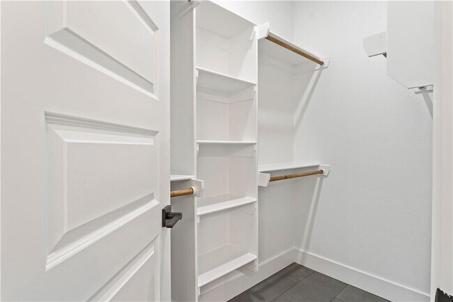 Building Photo - 2 Kolman Ln