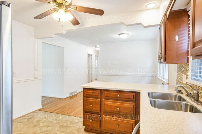 Building Photo - 7610 Norwich Blvd