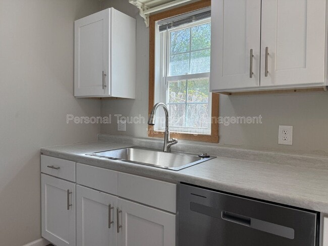 Building Photo - 214 5th St NW