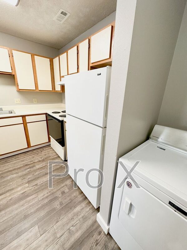 Building Photo - 1446 N Dawn Dr