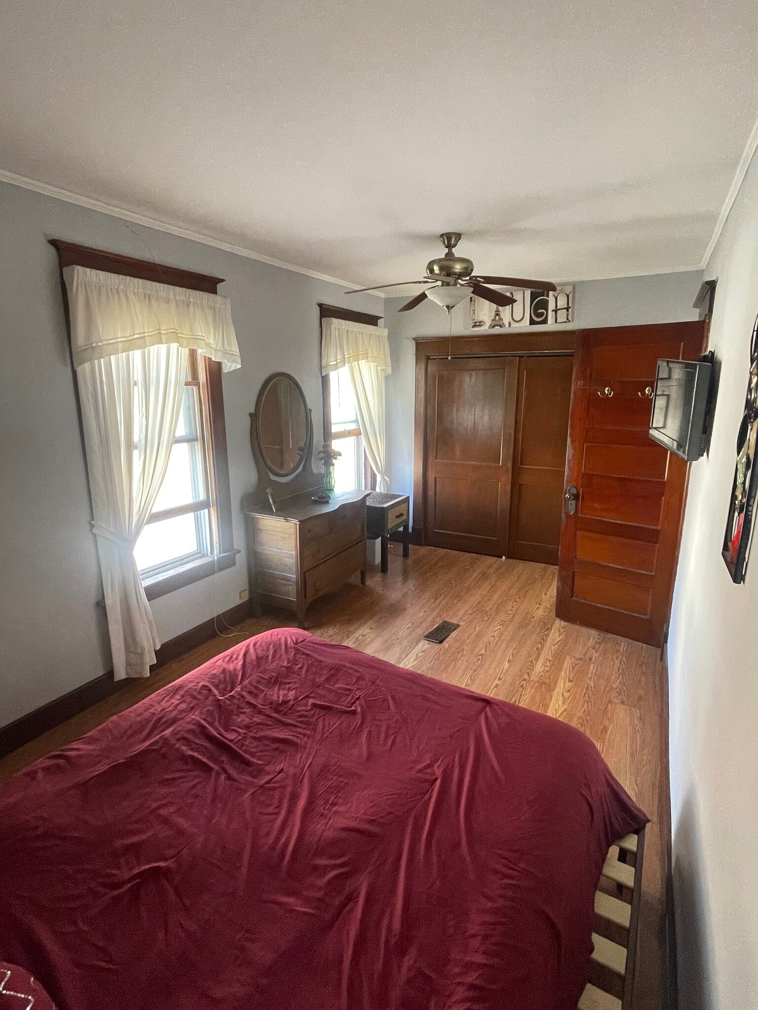 Building Photo - 830 Plymouth Ave