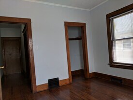 Building Photo - 1225 S 13th St