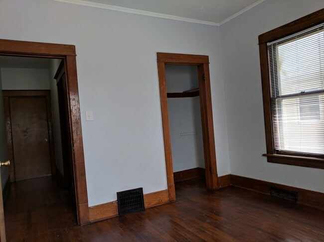 Building Photo - 1225 S 13th St