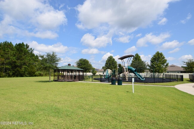 Building Photo - 12593 Itani Wy