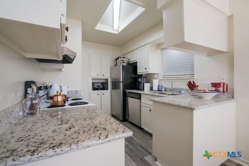 Building Photo - 1005 N LBJ Dr