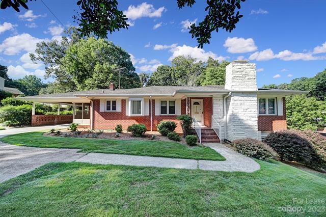 Primary Photo - 305 E Catawba Dr