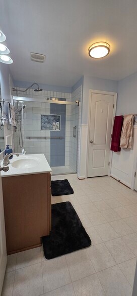 Building Photo - 15401 Ewells Mill Way