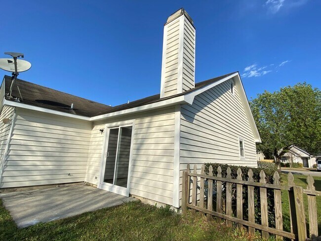 Building Photo - 3808 Fawn Creek Dr
