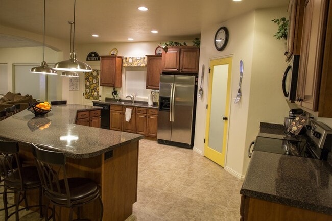 Building Photo - 3360 W Willow Park Dr