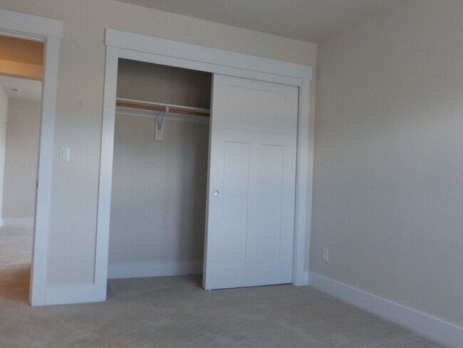 Building Photo - Beautiful 3 Bed/2.5 Bath Home in NW Bend - Fields Street