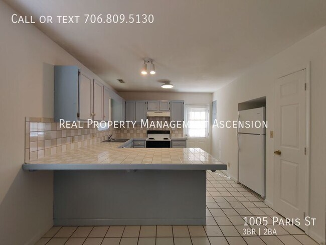 Building Photo - 1005 Paris St