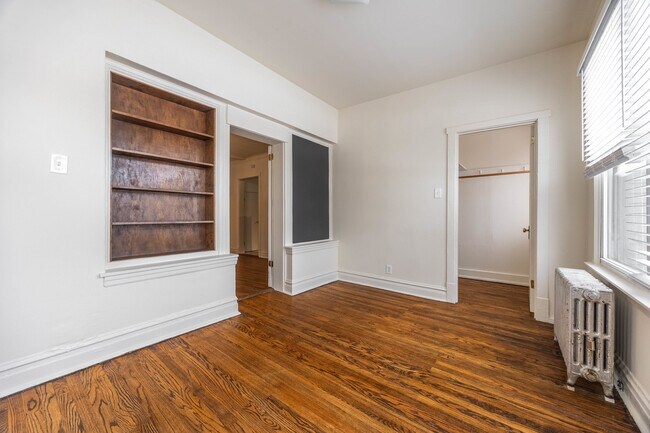 Building Photo - 1432 W Jonquil Terrace