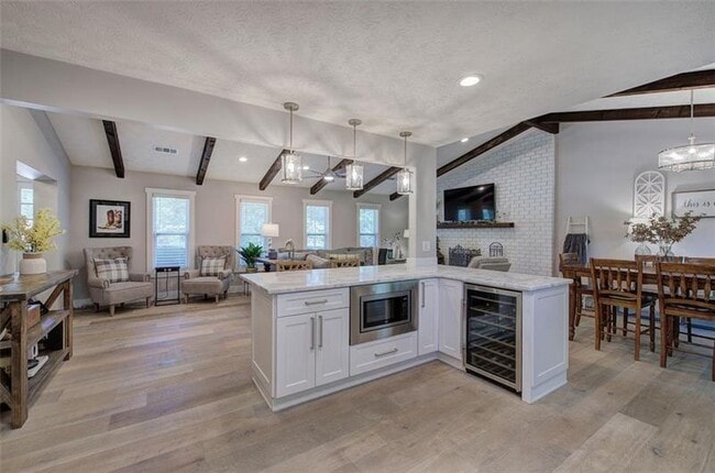 Building Photo - 3410 Holliglen Dr