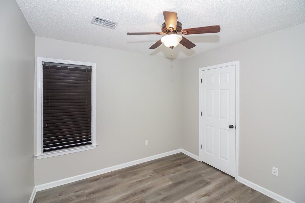 Building Photo - 55 Lakewood Cove