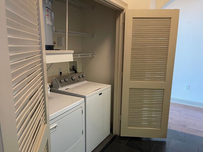 Building Photo - 2 Bedroom, 2 Bathroom Spacious Condo with ...