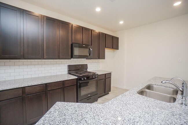 Building Photo - 20615 Teakwood Fields Ln