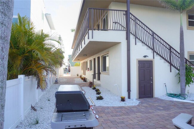 Building Photo - 8535 Blind Pass Dr