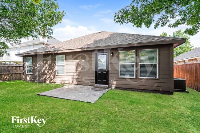 Building Photo - 12640 Shady Cedar Dr