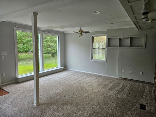 Building Photo - 770 Harrison Creek Rd