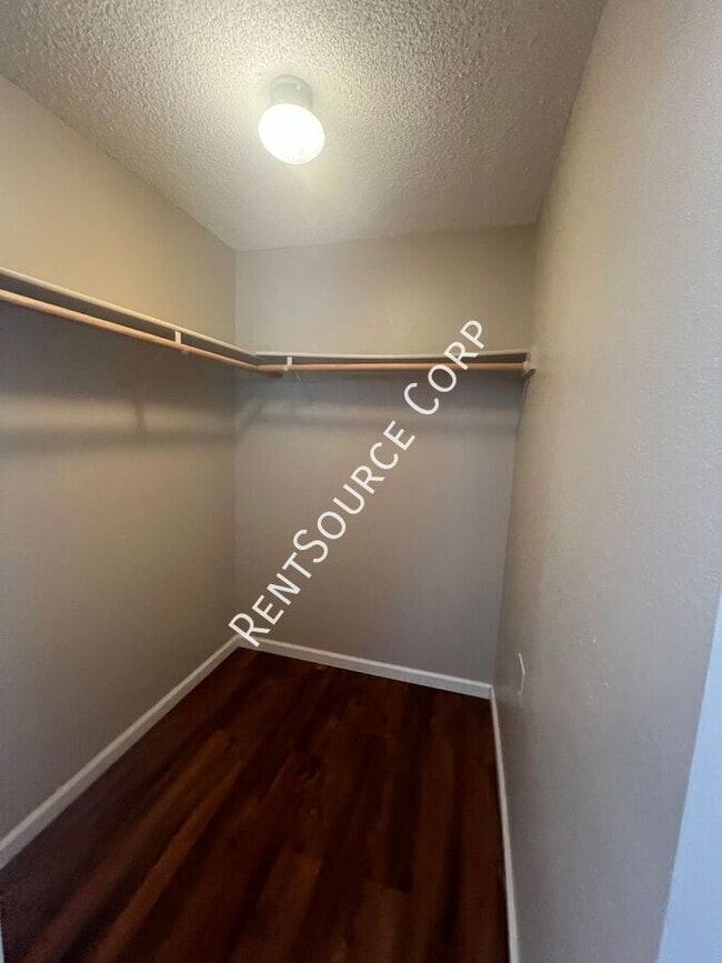 Building Photo - 27333 Mesquite St