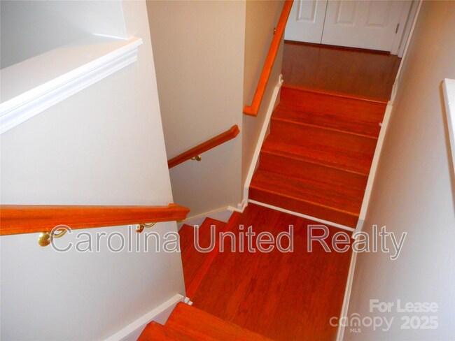 Building Photo - 1018 Fountainbrook Dr