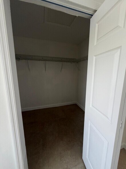 Building Photo - 3025 W Missionwood Cir