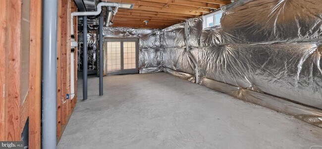Building Photo - 6933 Sandy Creek Ct