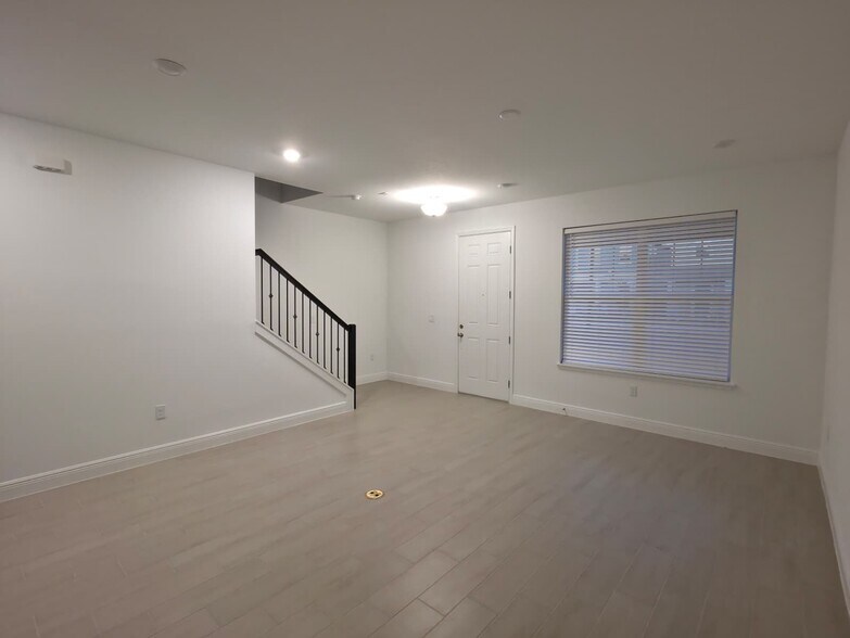 Building Photo - 13172 Calming Breeze Way