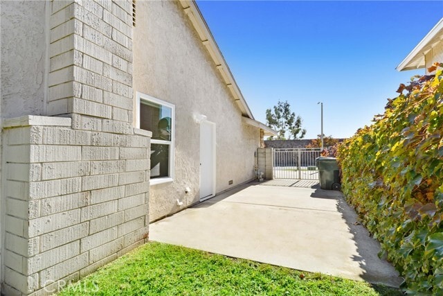 Building Photo - 10346 Alta Loma Dr