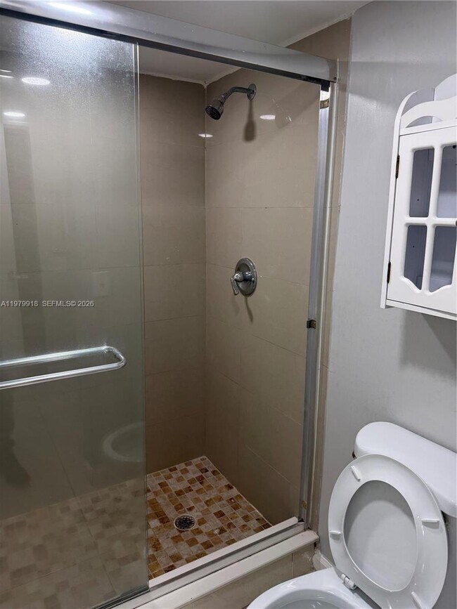 Building Photo - 469 NE 207th Ln