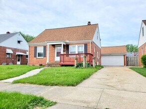 Building Photo - 3 Bed - 1.5 Bath Cape Cod for Rent in Willowick!