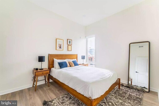 Building Photo - 521 N 41st St