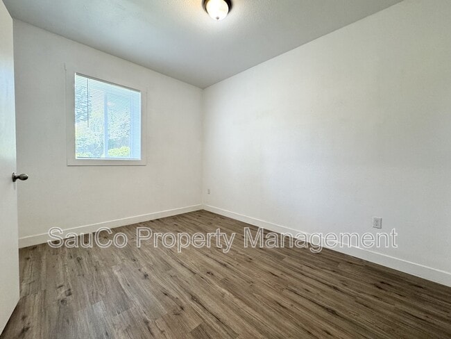 Building Photo - 6423 SW Raab Rd